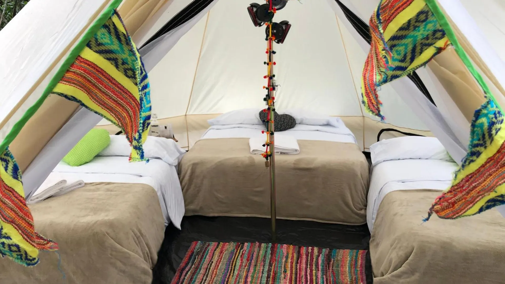خيمة فخمة فندق Glamping Mama Loo Mm بويرتو موريلوس
